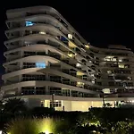 Cozy Home With Beach Access In Palm Jumeirah